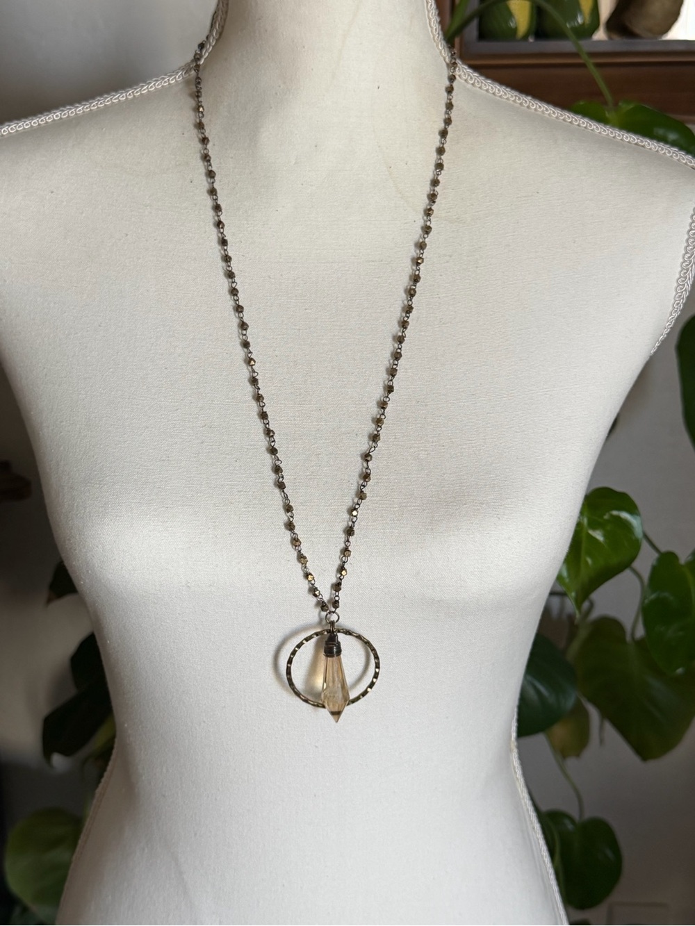 Vintage Champagne & Silver Glass Faucet Cut BeadS Floating Pendant Necklace